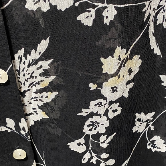 Lane Bryant vintage sheer Black and white Floral Button-Up plus size 26/28 Shirt - Picture 10 of 16